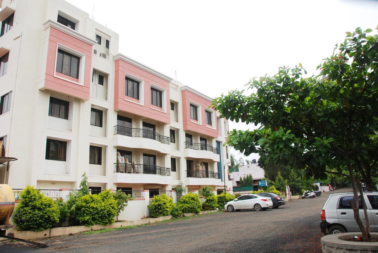 Hotel Lake View Satara Exterior photo